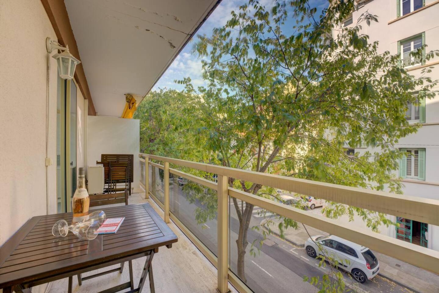 Elegant Apt W/2 Terraces/Mins To Beach & Shops Antibes Luaran gambar