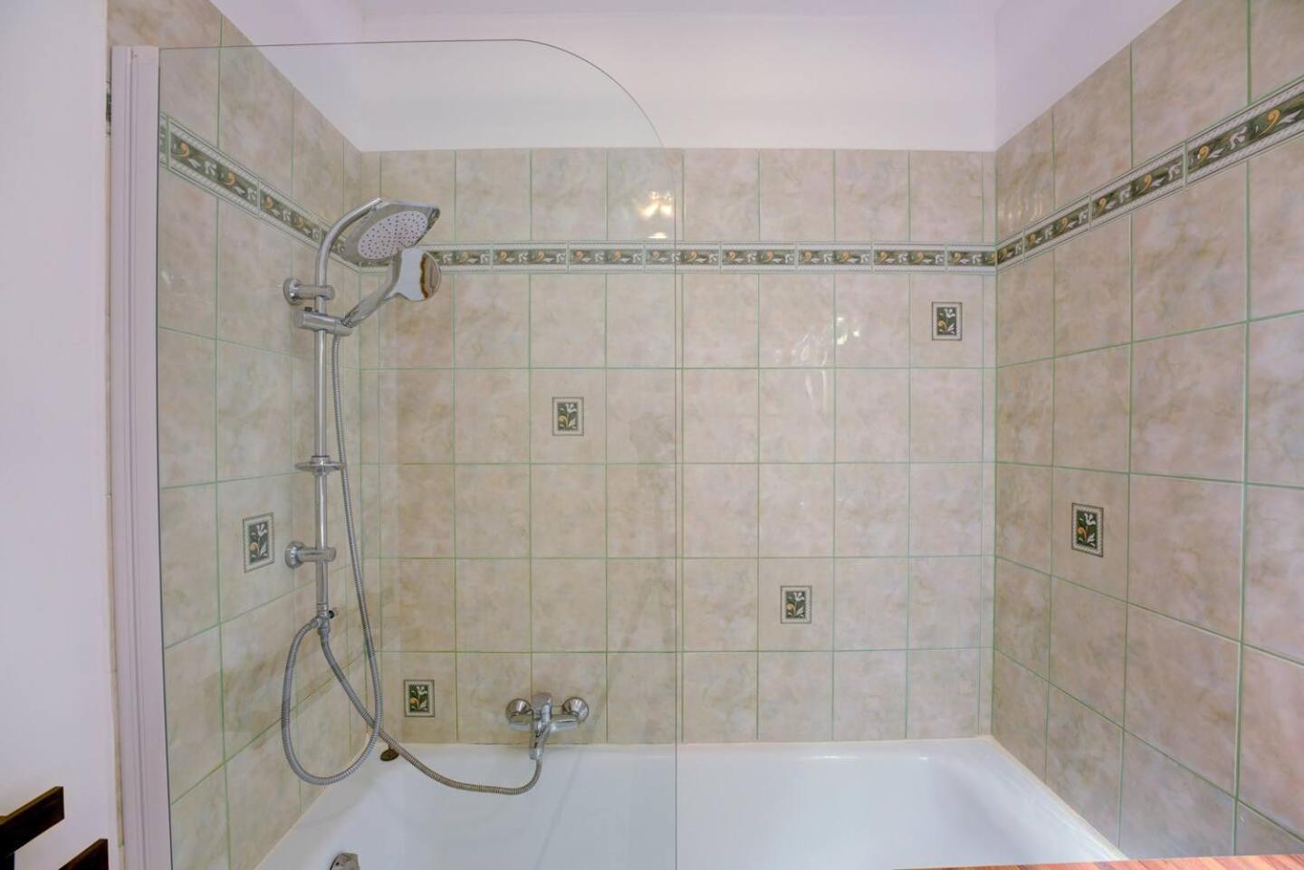 Elegant Apt W/2 Terraces/Mins To Beach & Shops Antibes Luaran gambar