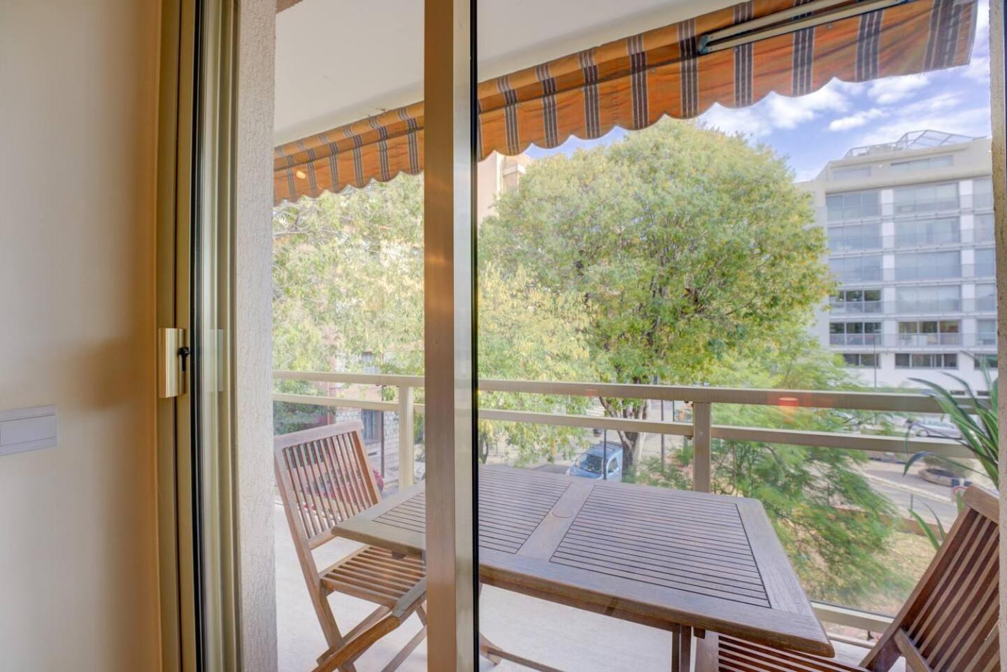 Elegant Apt W/2 Terraces/Mins To Beach & Shops Antibes Luaran gambar