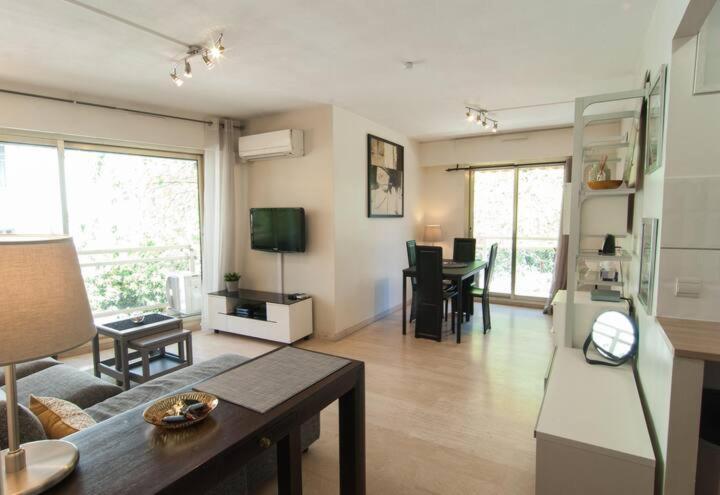 Elegant Apt W/2 Terraces/Mins To Beach & Shops Antibes Luaran gambar
